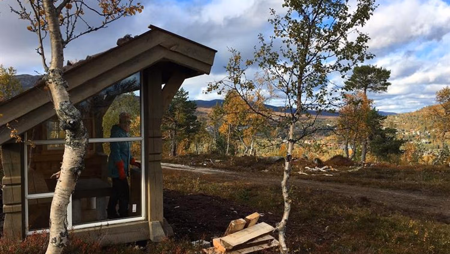 Gapahuk med fin utsikt over Hovden