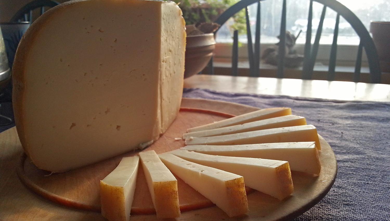 Farm made cheese from Olestølen Mikroysteri