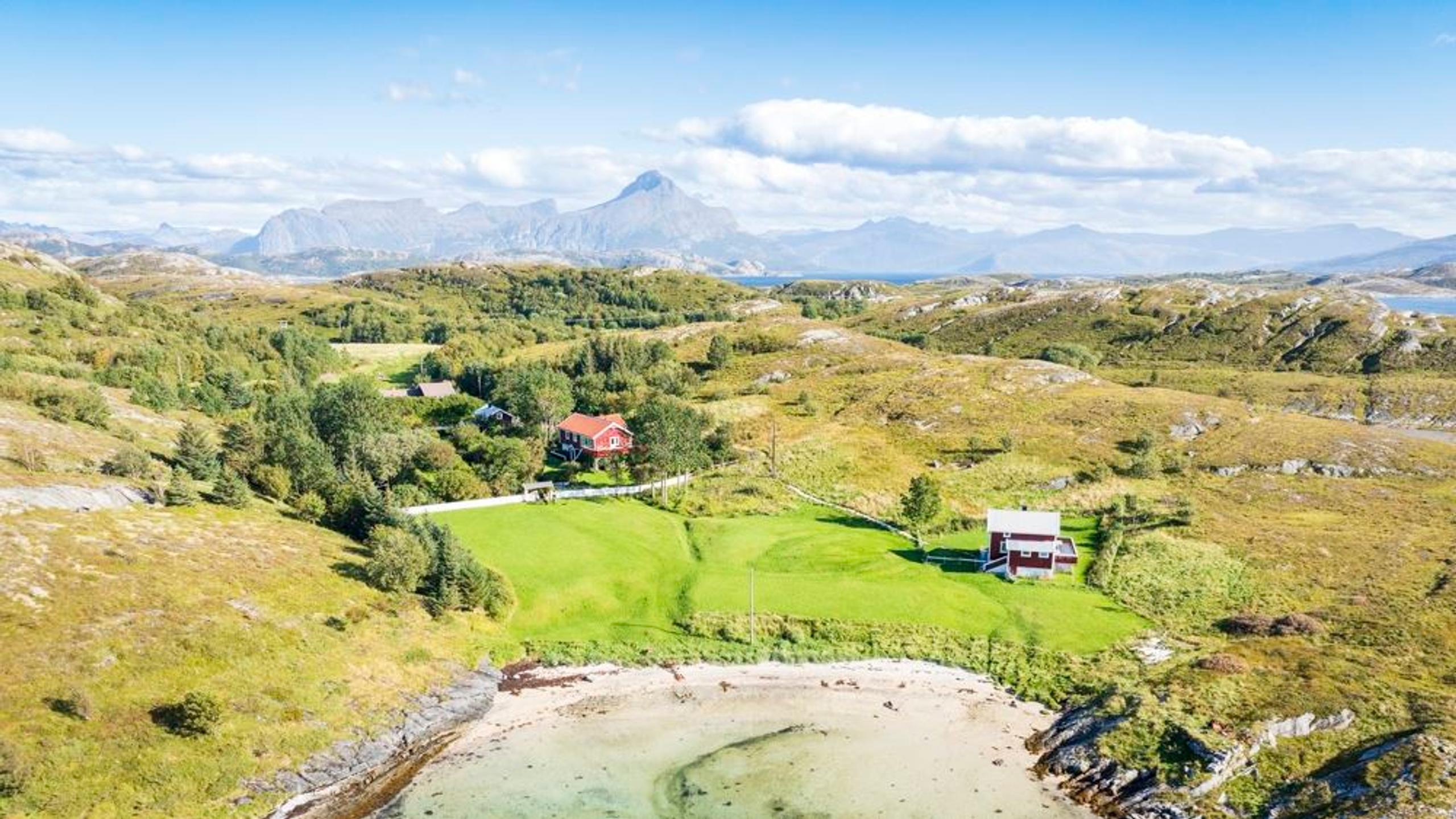 Hansinestua and Hagland – accommodation in historic houses on Gjerøy
