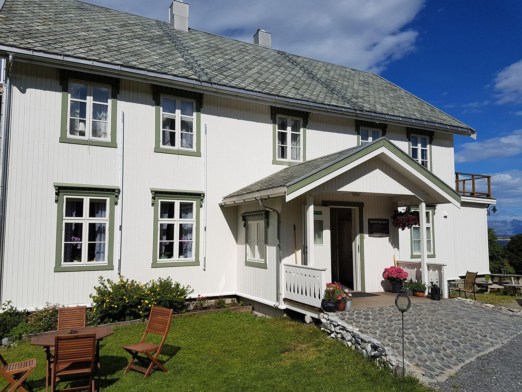 Vevelstad Gjestegård (guesthouse)