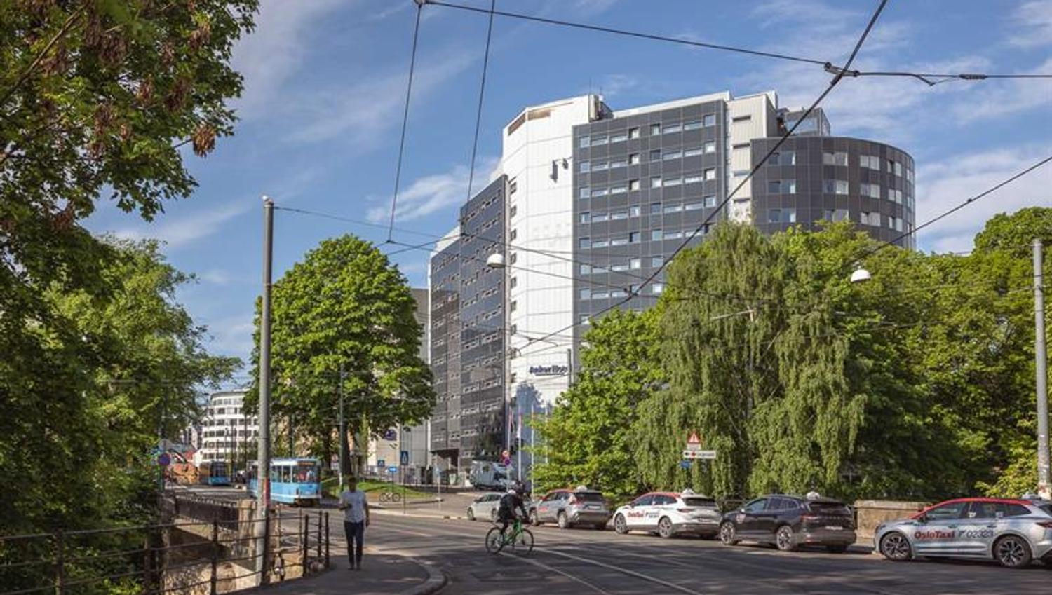 Anker Hotel sett fra Nybrua
