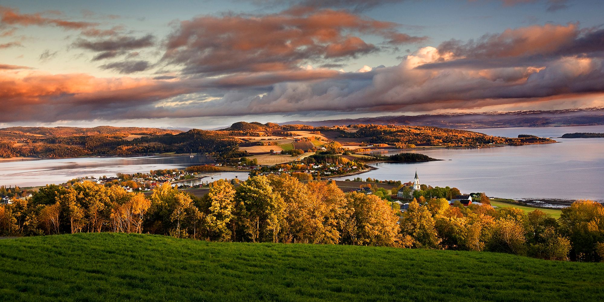 View from "Vinjesteinen" by Husfrua country farm hotel