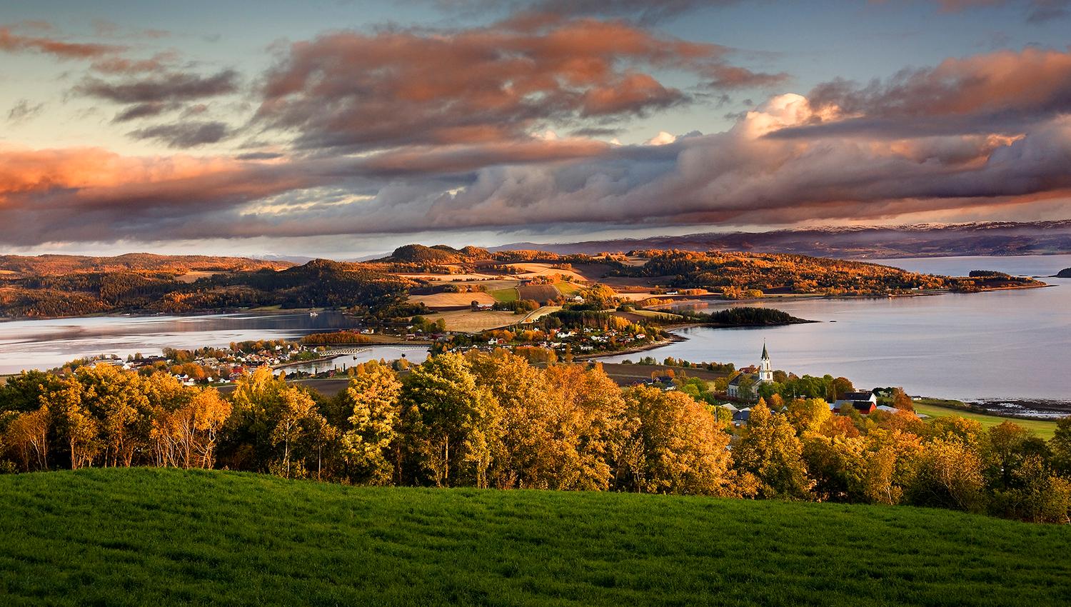 View from "Vinjesteinen" by Husfrua country farm hotel
