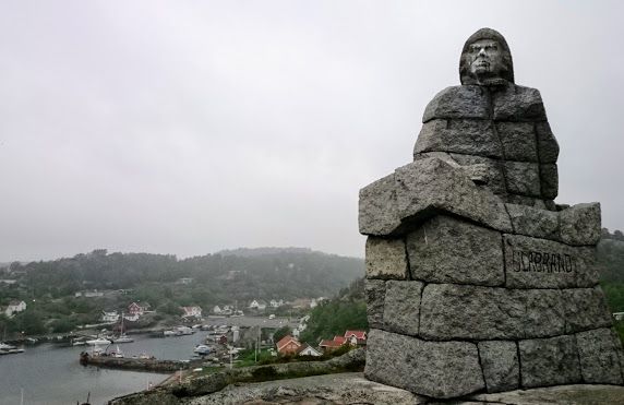 View from the mountain. Ulabrand monument.