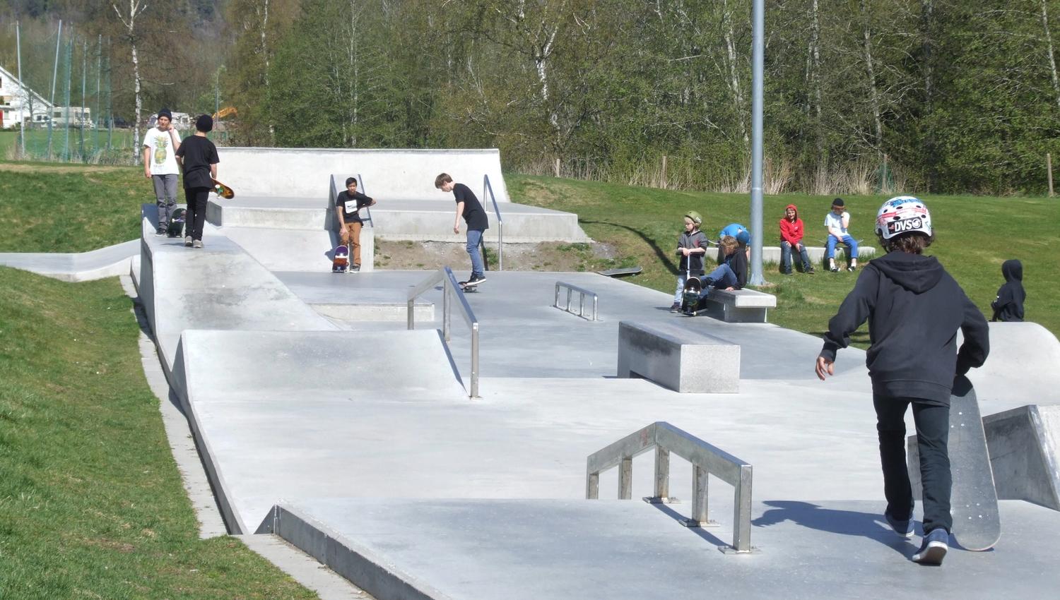 barn på Porsgrunn skatepark