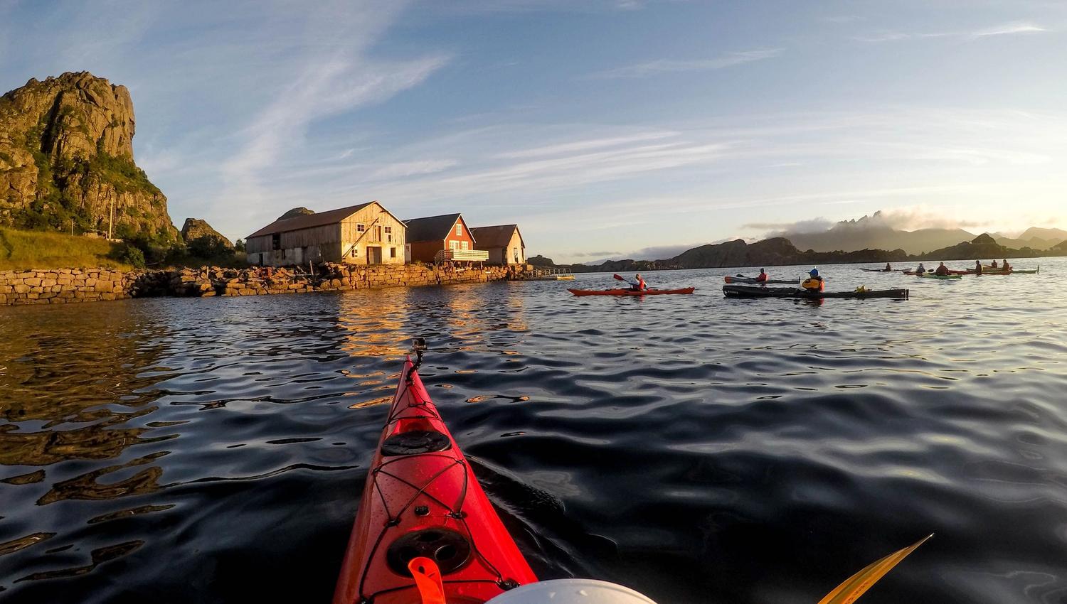 Havkajakk utenfor Ballstad