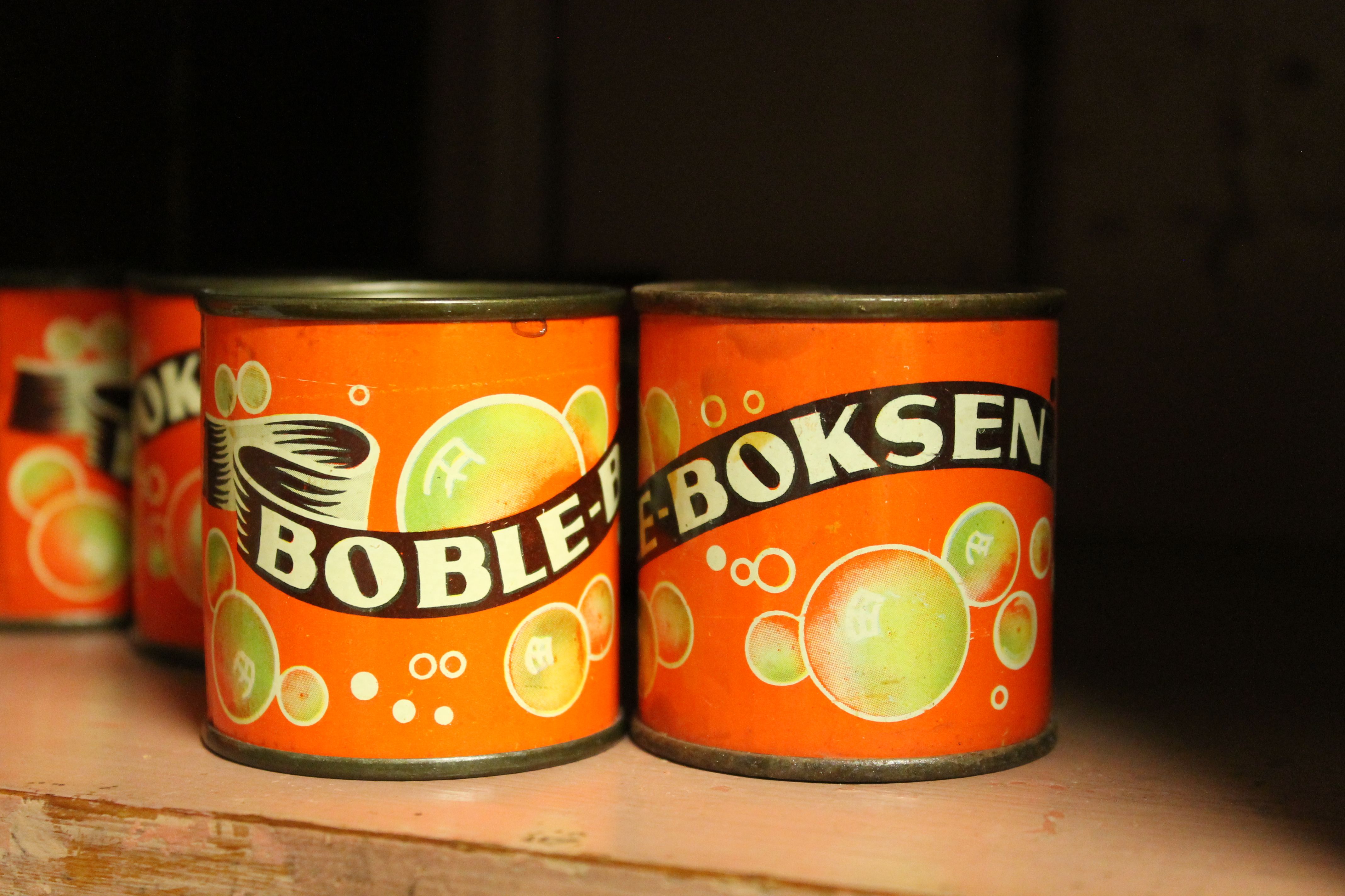 Sealed can of "Boble-Boksen."