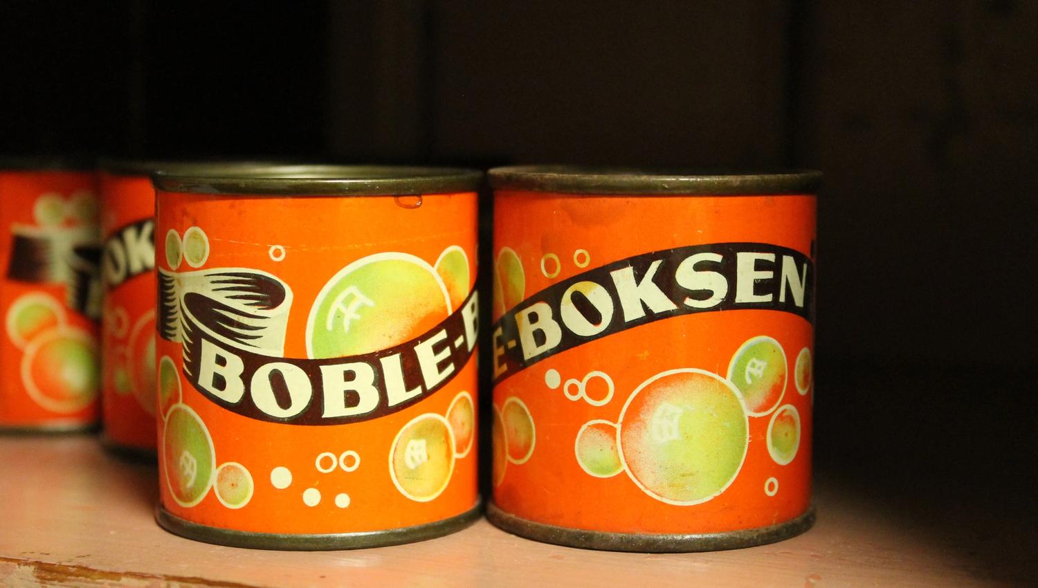 Sealed can of "Boble-Boksen."