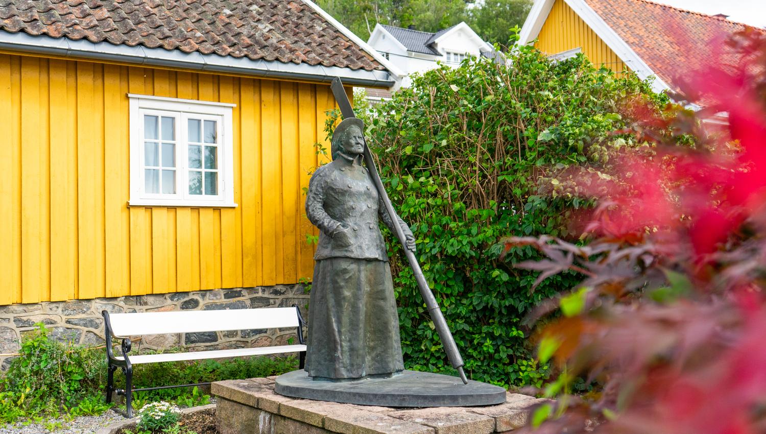 JACOBINESTATUEN foto visitdrobakoscarsborg_