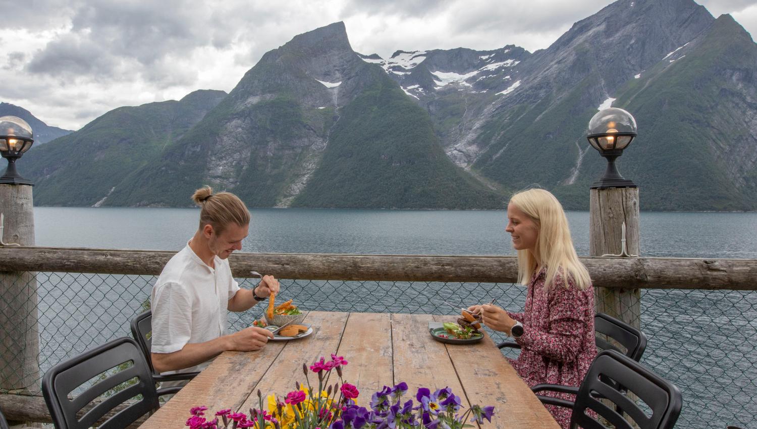 Enjoy a good meal with local food at the restaurant