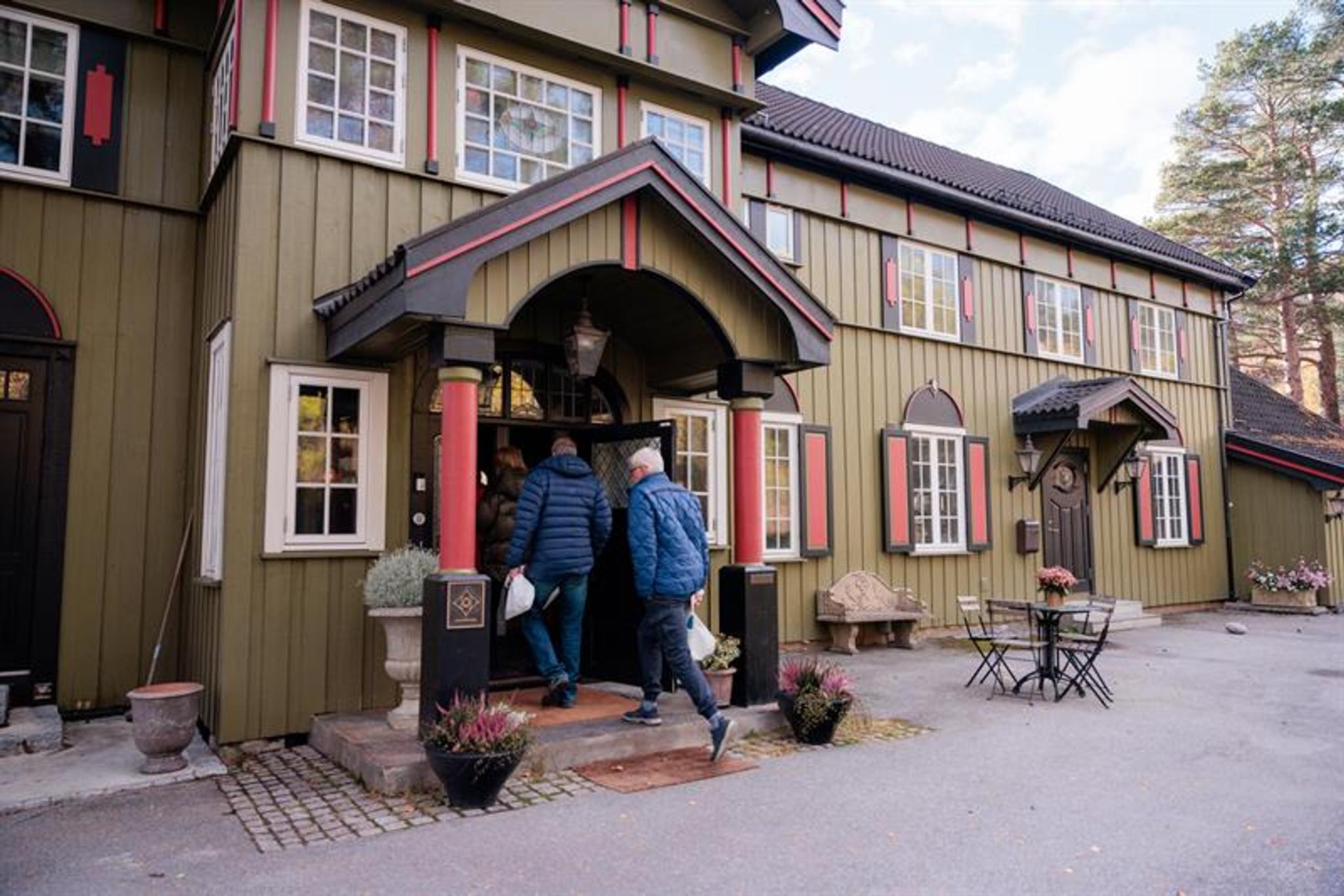 Front entrance to the Geilo Mountain Lodge