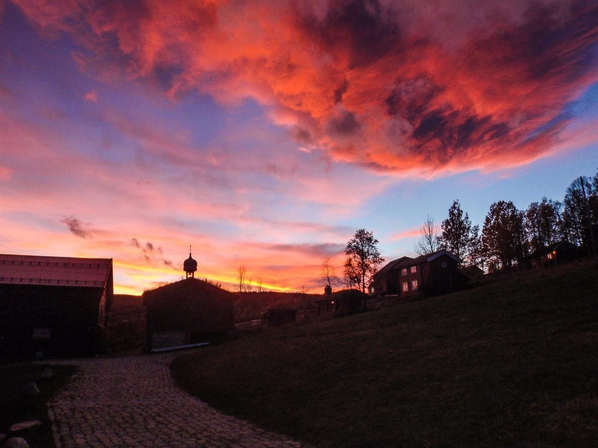 Solnedgang i Skåbu