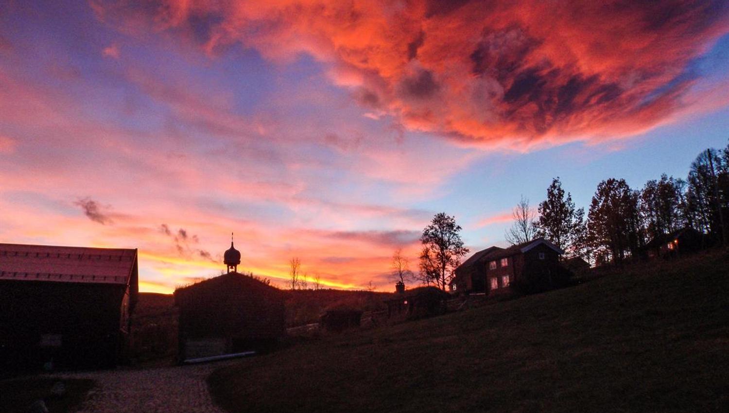 Solnedgang i Skåbu