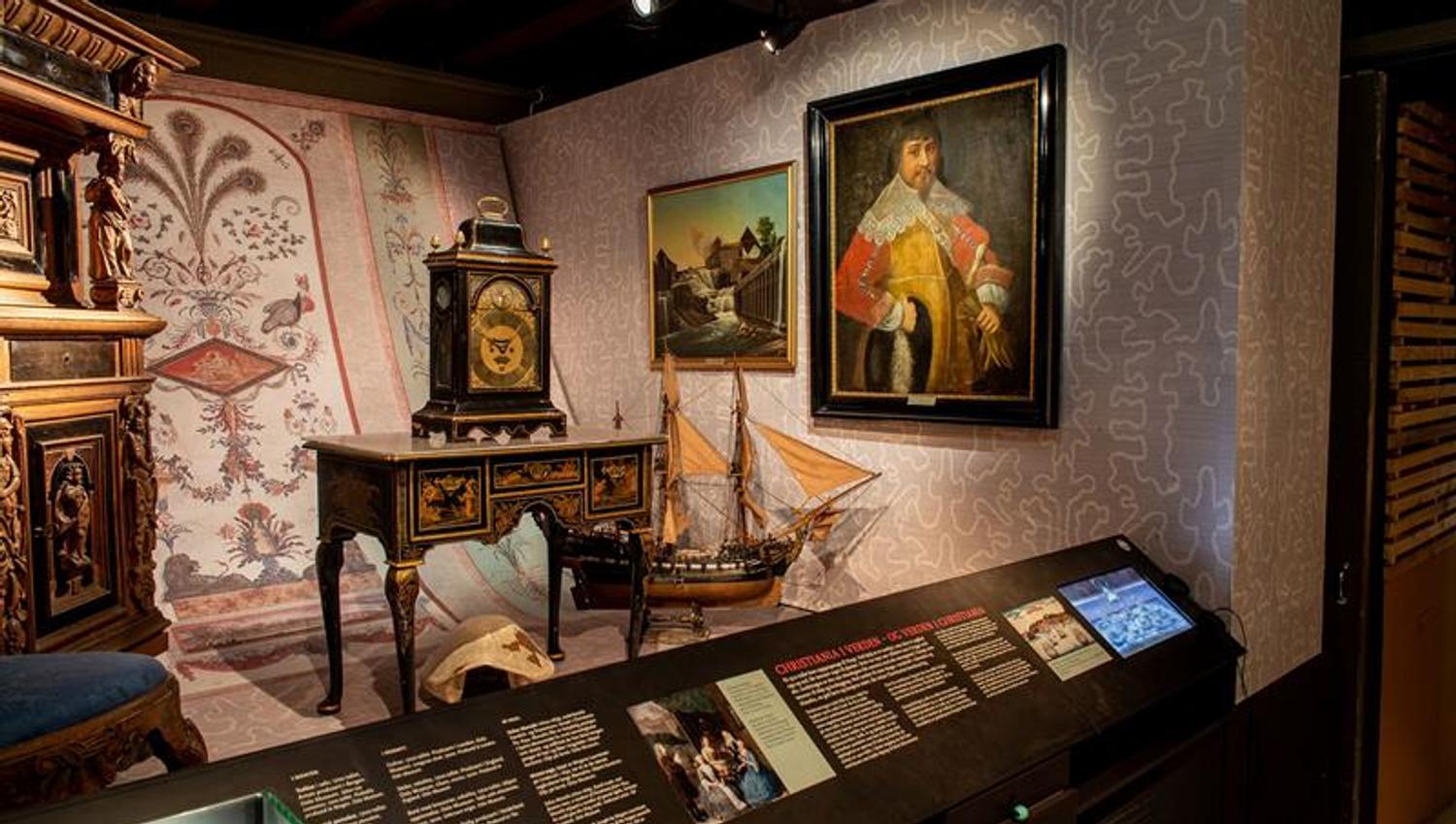 Exhibition displaying historic furniture, paintings, ship models and decorative objects from the early history of Christiania.