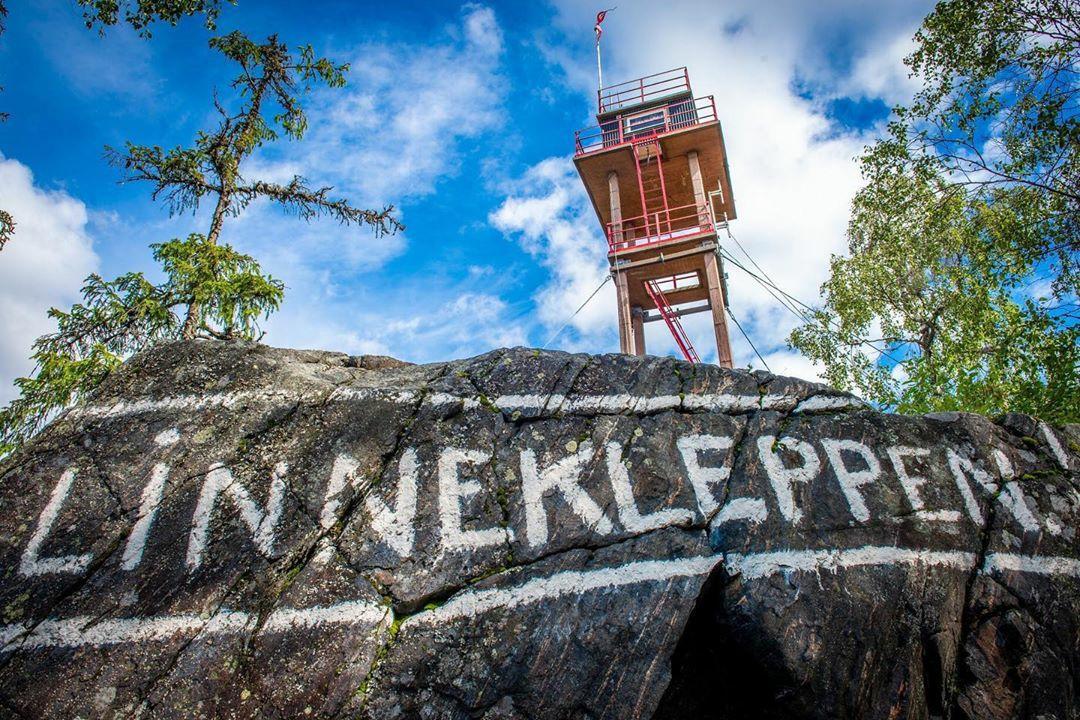 Linnekleppen text and tower