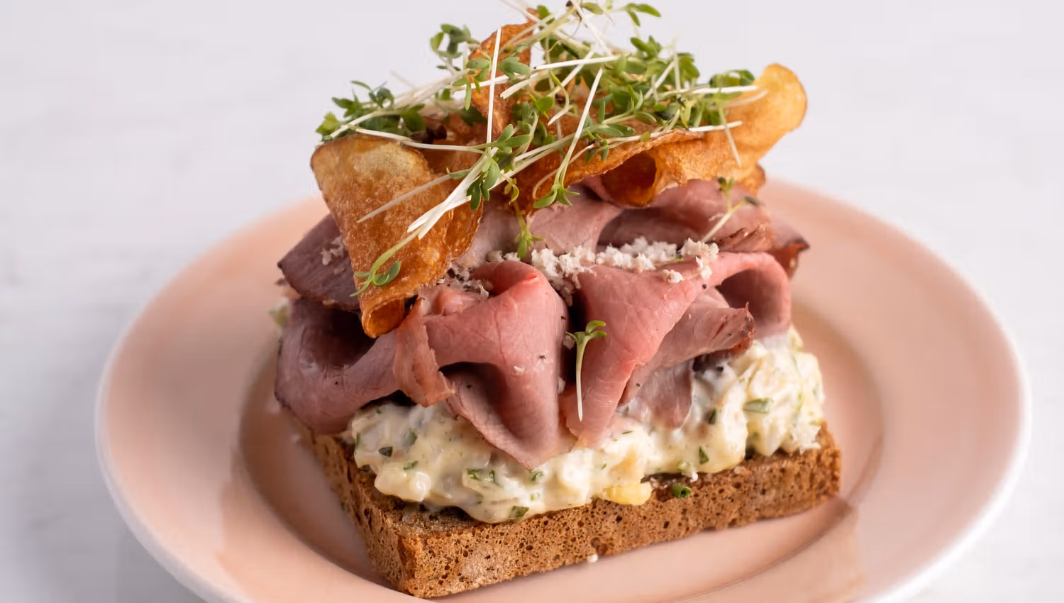 Pastrami from Idsøe, celery root remoulade and potato chips