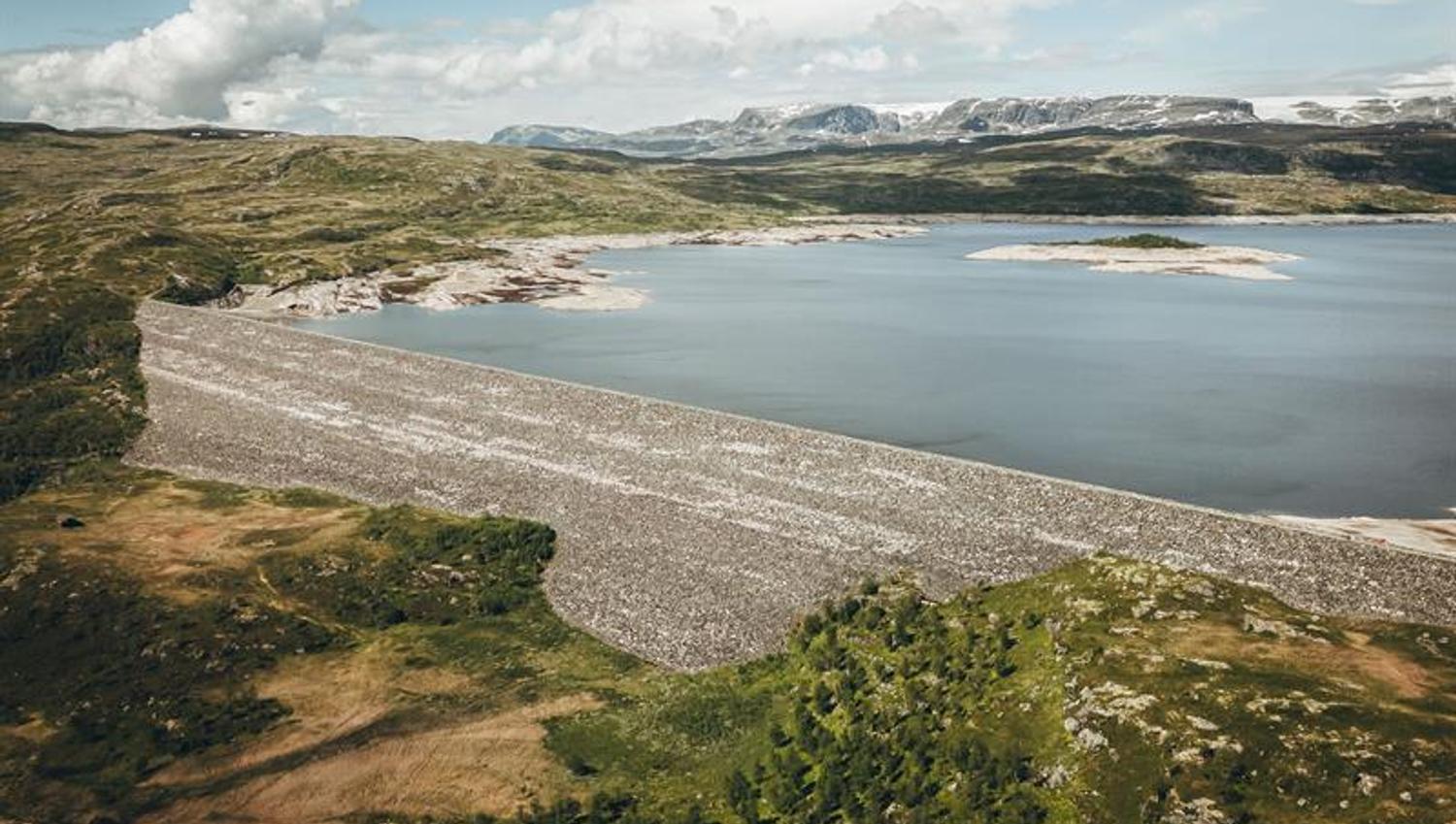 A drone photo with an overview of the Sysendammen dam.