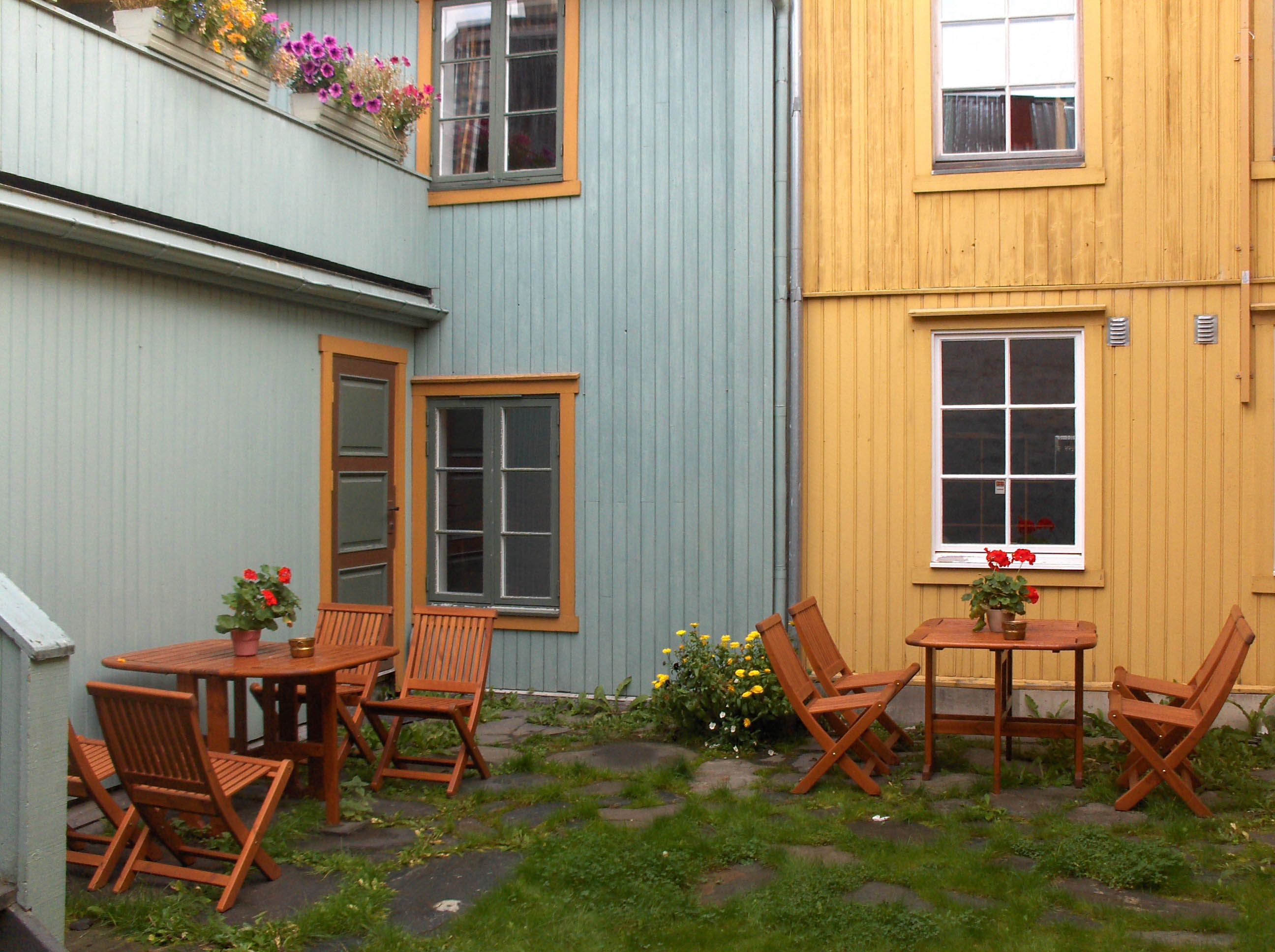 fra bakgården 1