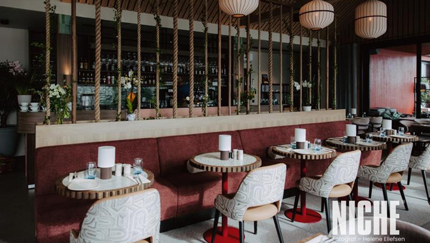 The Bar and smaller tables at Kaikanten