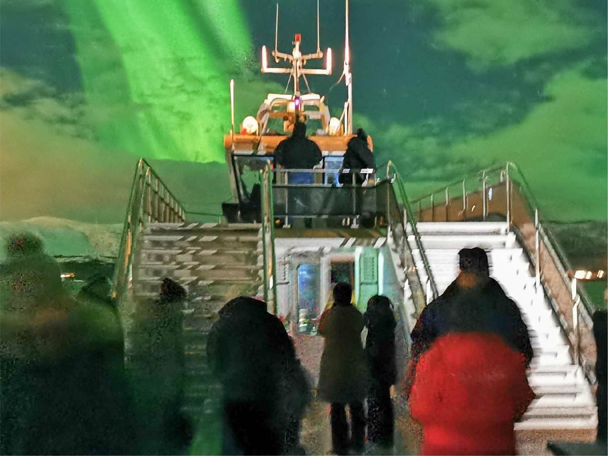 Fra dekket på Brim sin båt