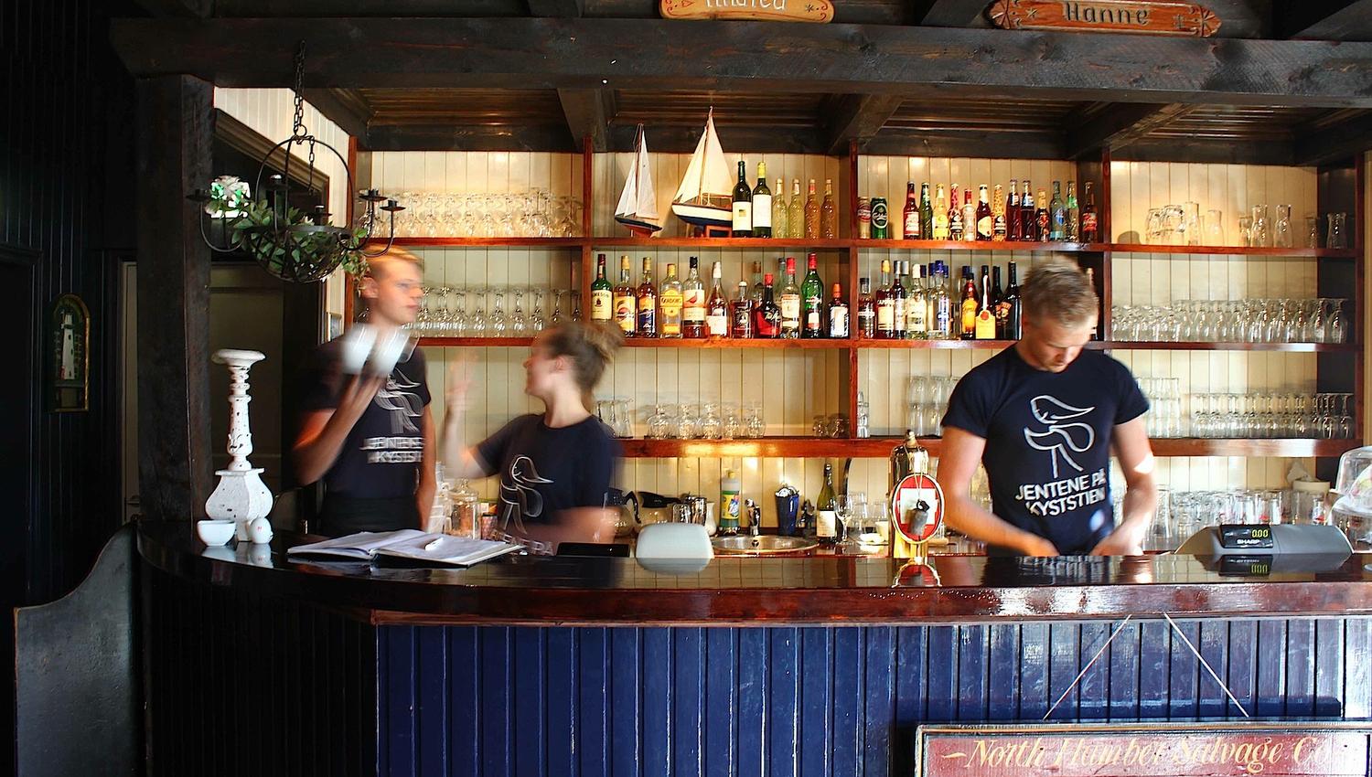 People at the bar