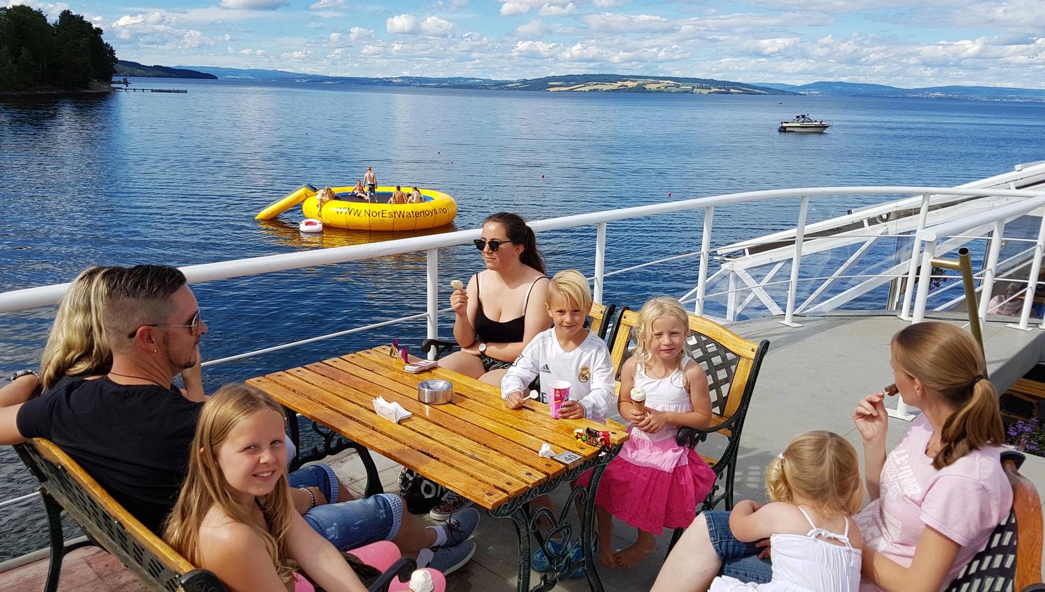 Viken II i Evjua, en is på soldekket