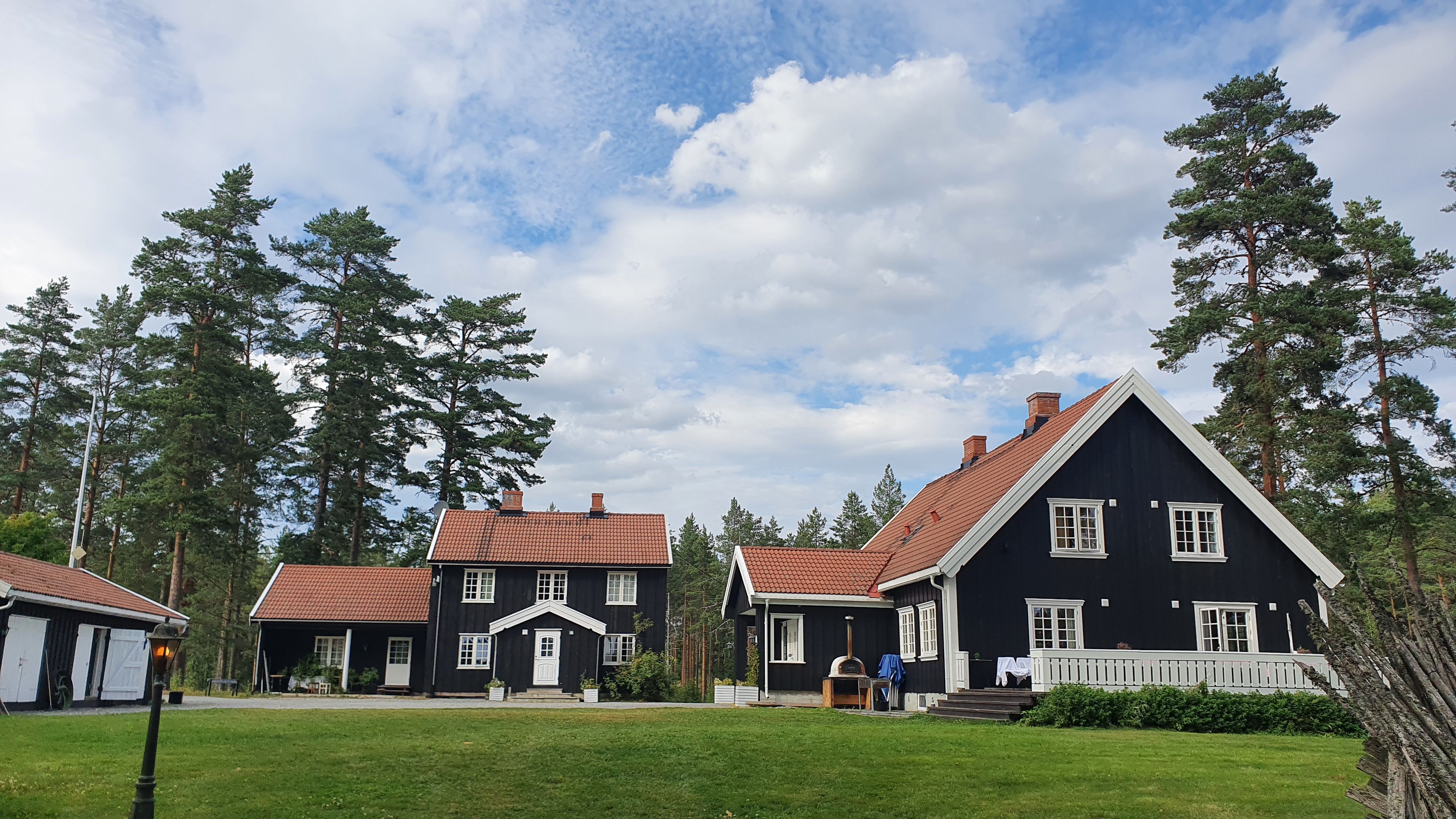 huka_svart_aug22