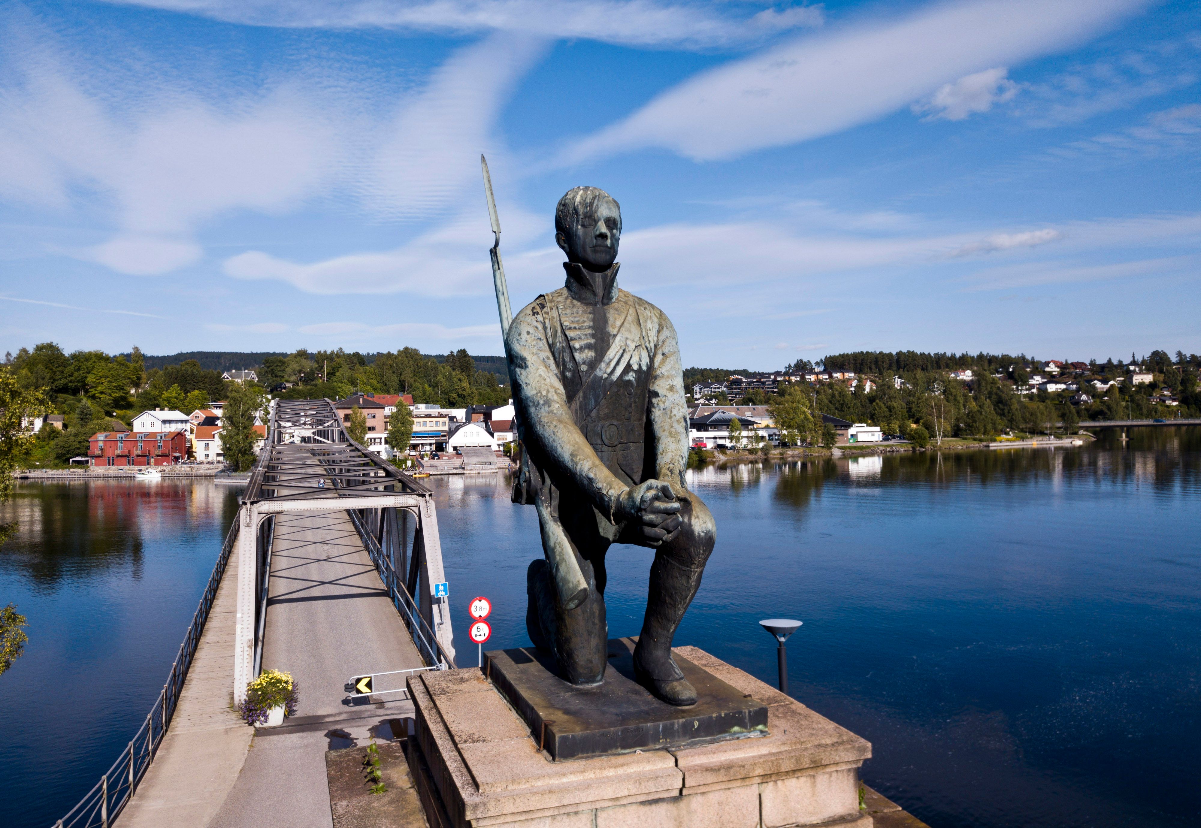 Historiske Eidsvoll - Den knelende soldat i Sundet