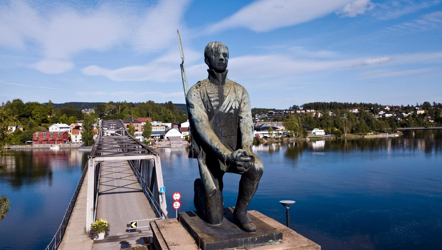 Historiske Eidsvoll - Den knelende soldat i Sundet