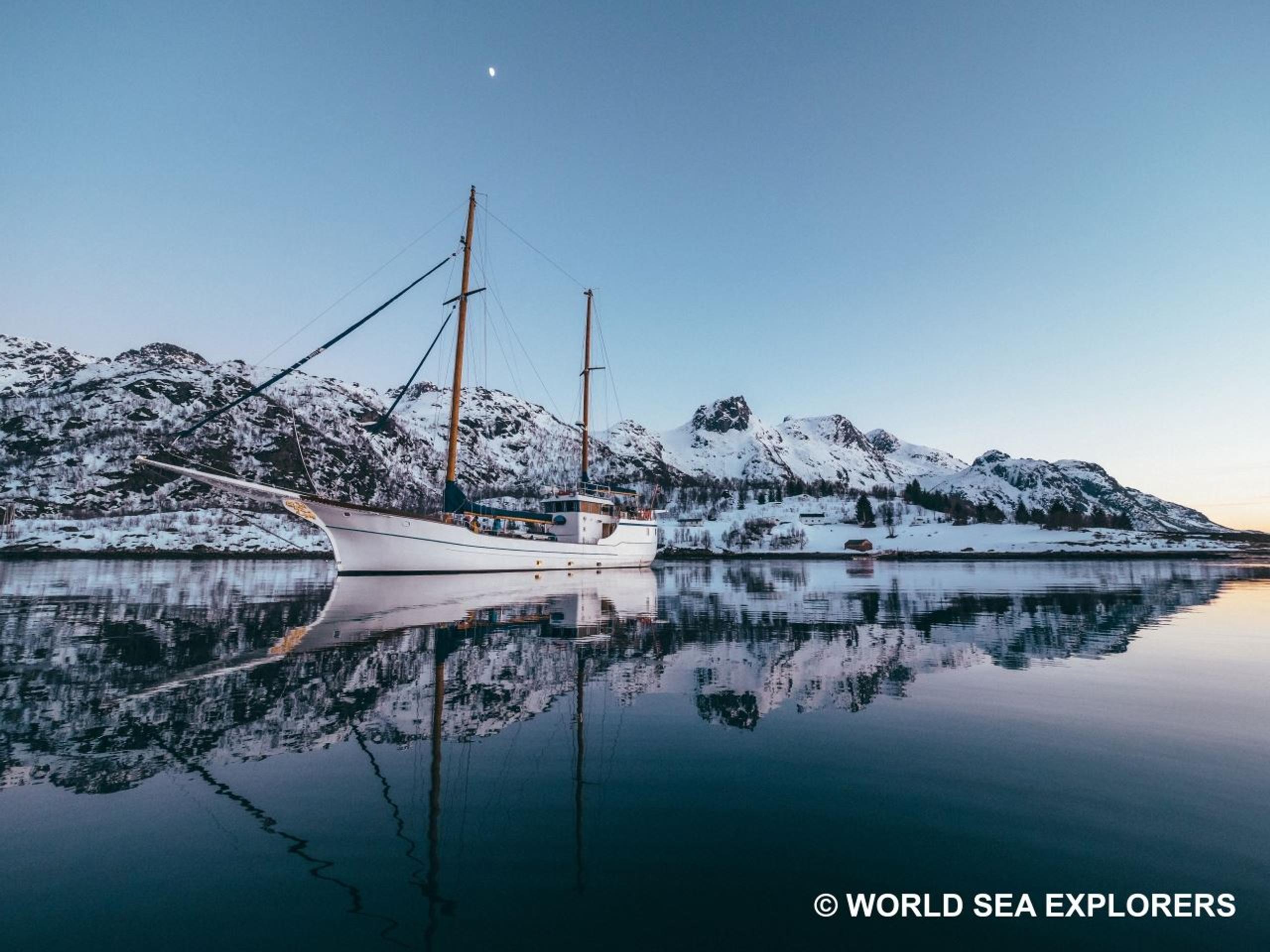 World Sea Explorers - Yacht charter