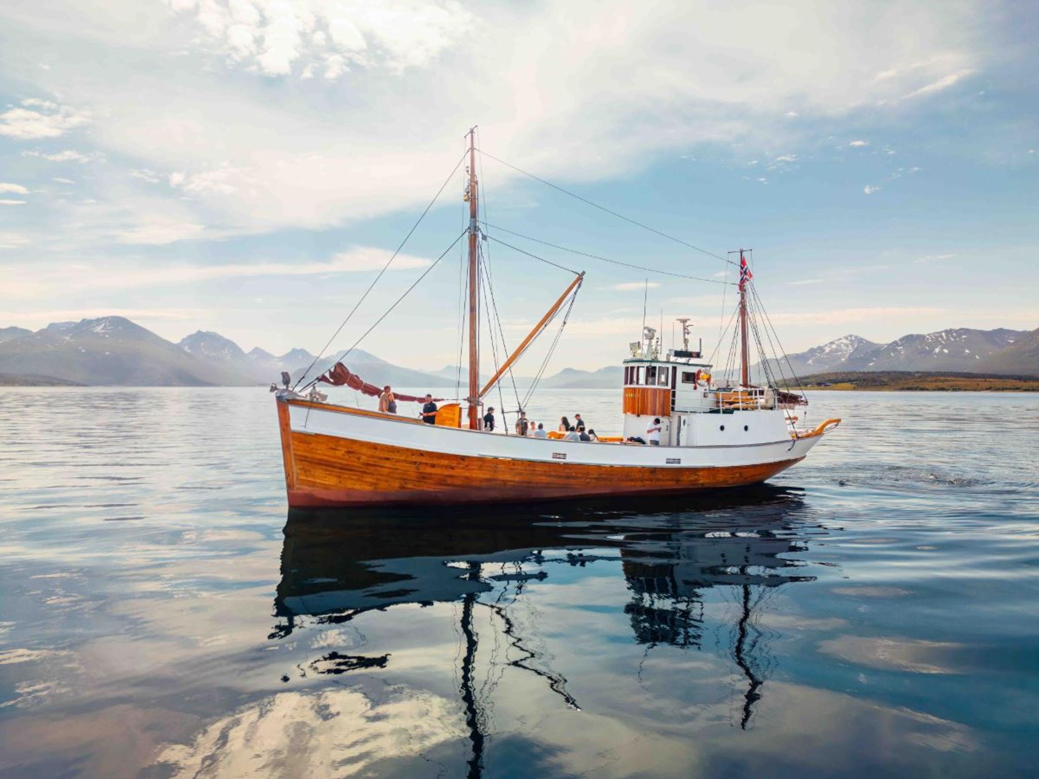 Hermes ll båten på havet