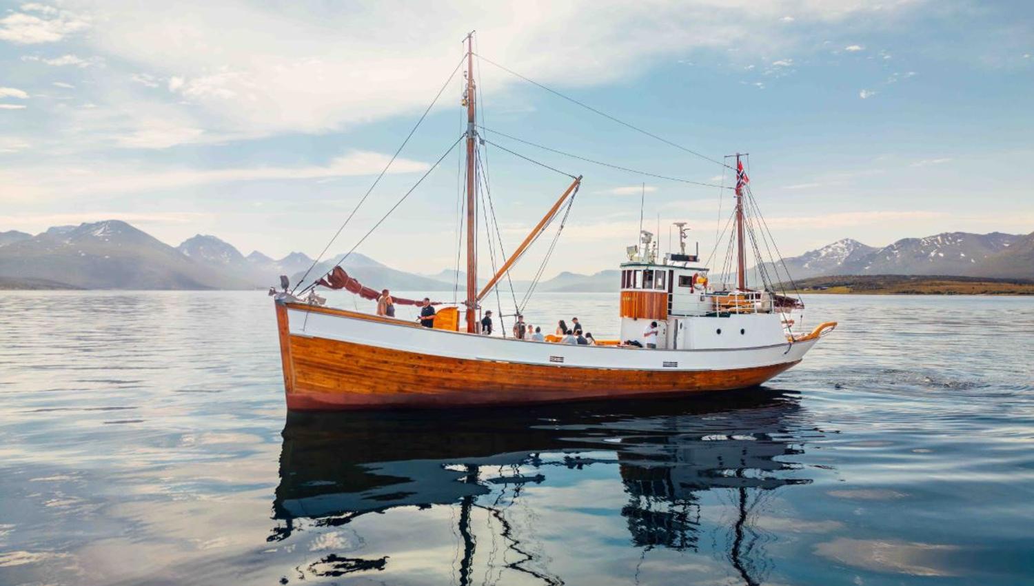 Hermes ll båten på havet