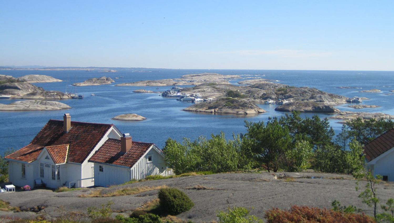 Islands and islets at the outside of Portør