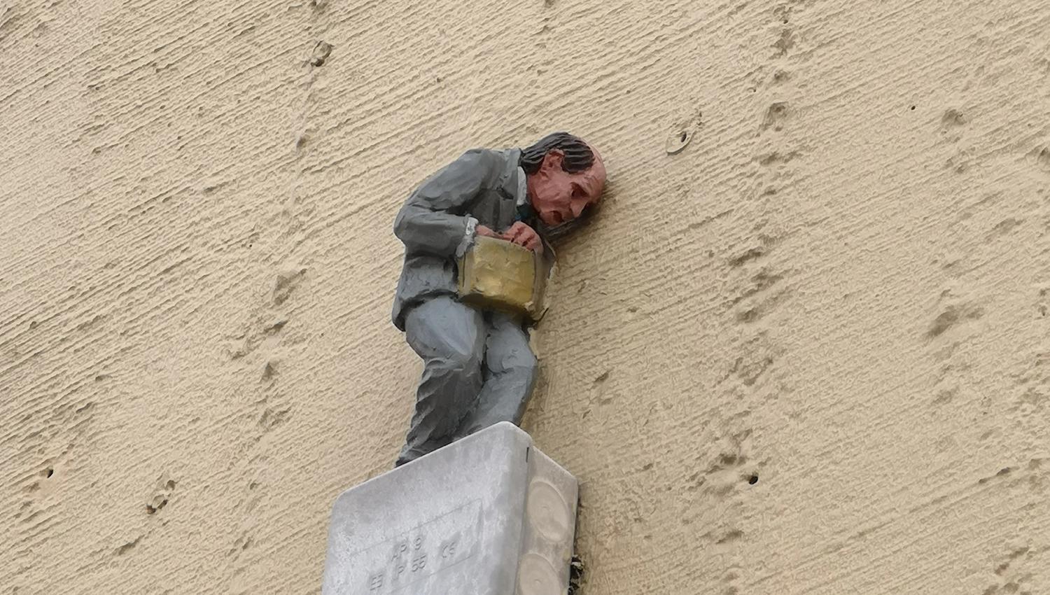Gatekunst i Kristiansand - Miniatyrfigurer av Isaac Cordal