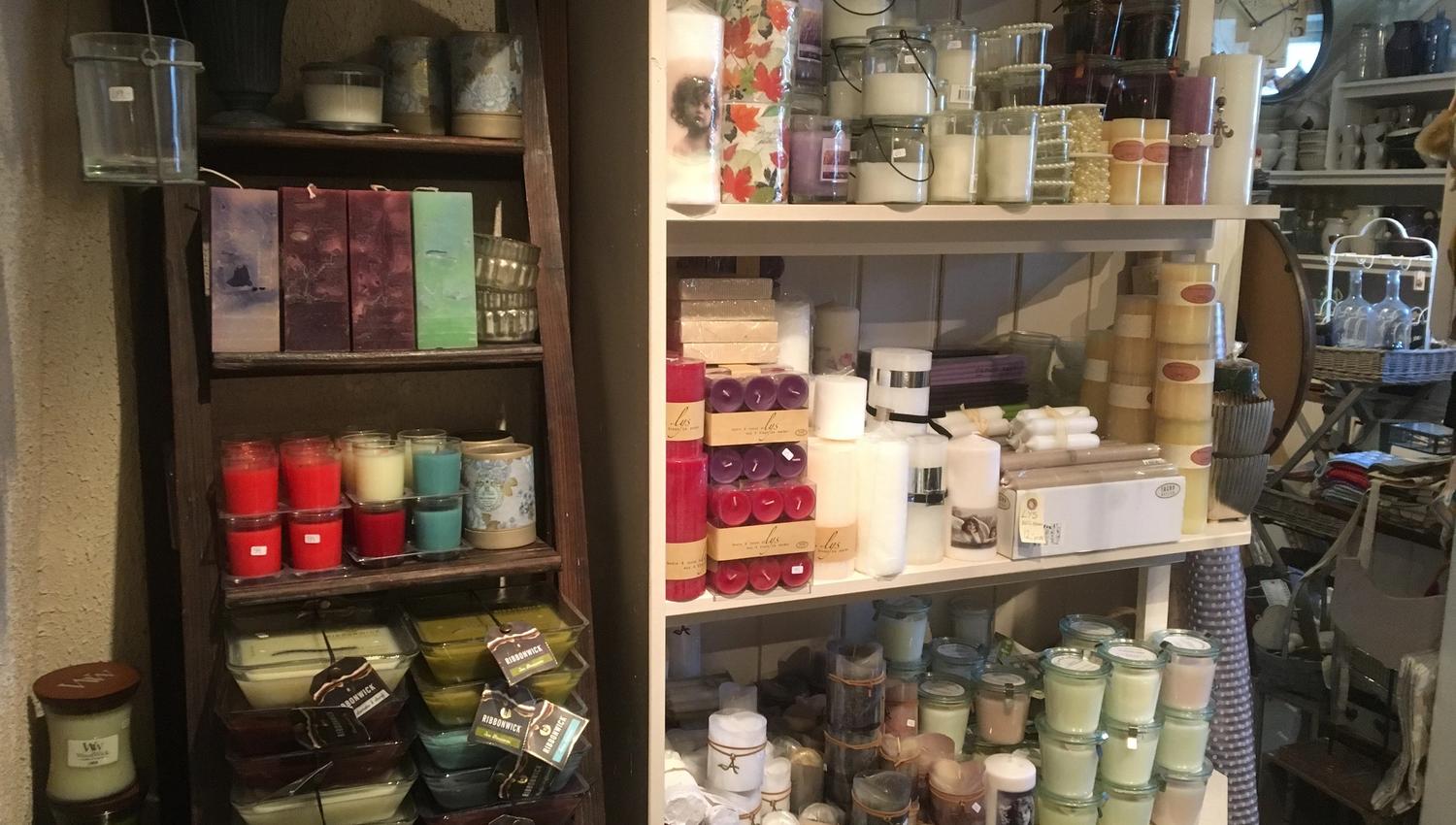 Candles and napkins
