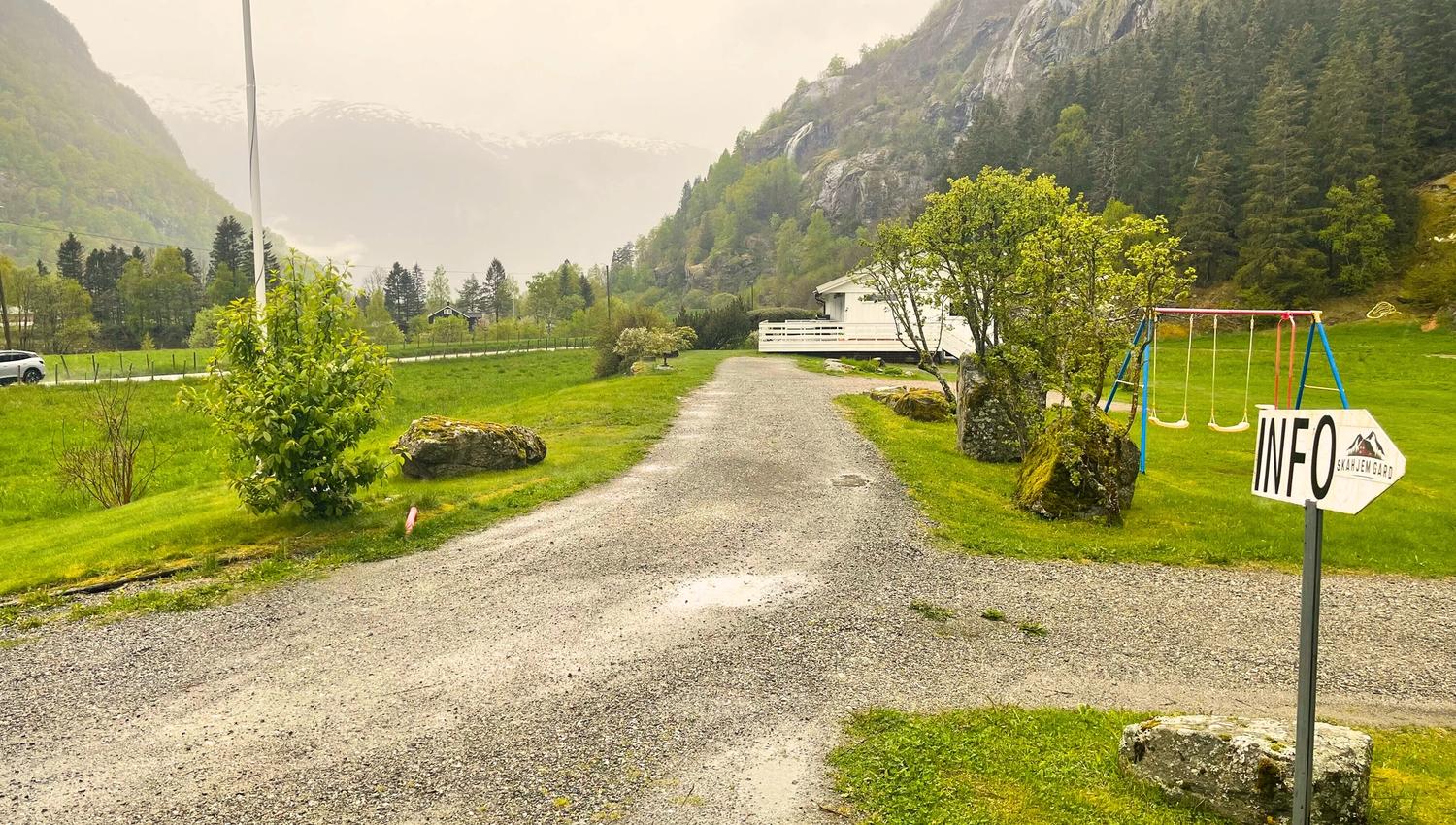 Skahjem Gard, Aurland