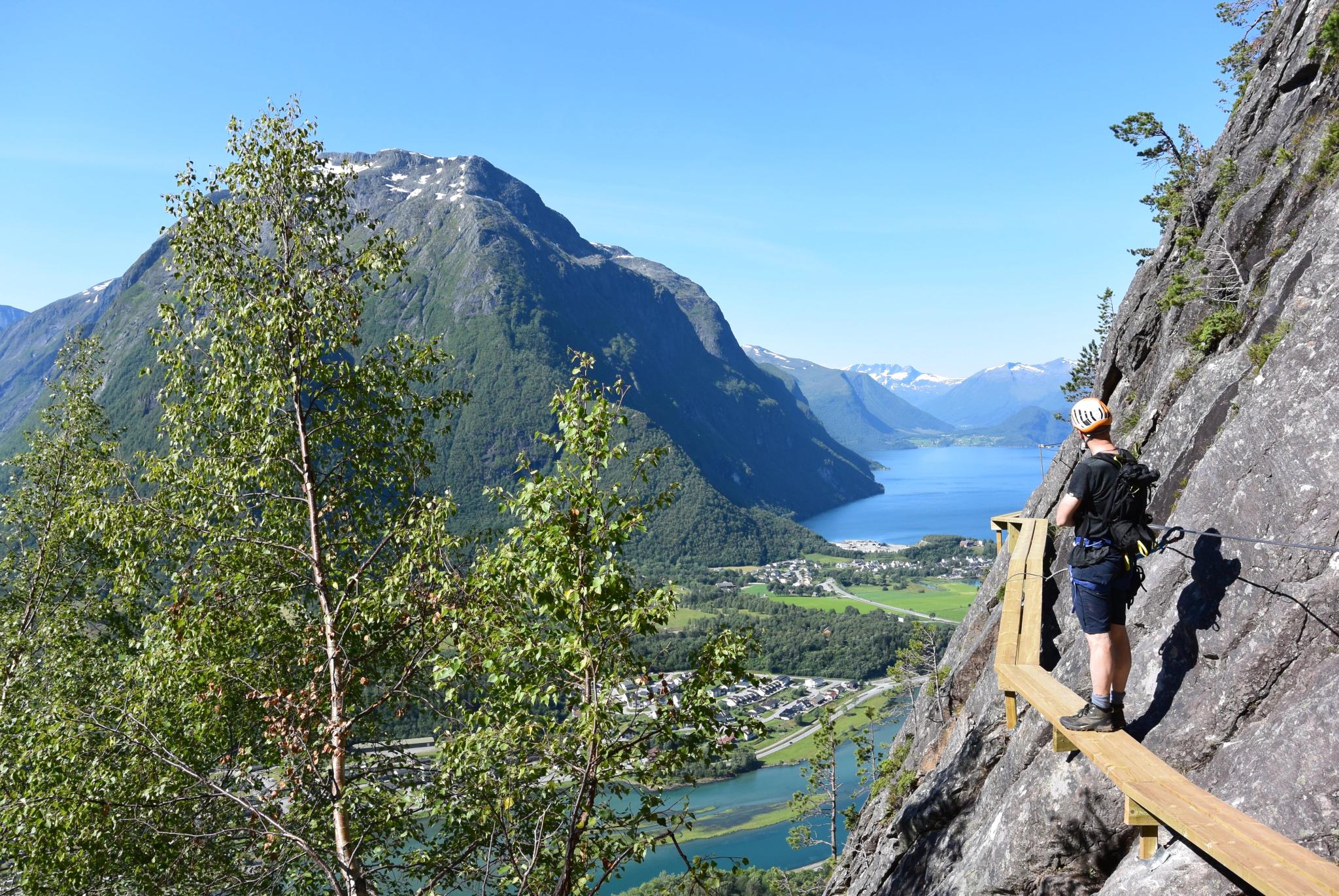 Åndalsnes Via Ferrata Intro wall (3-4 hrs) - Norsk Tindesenter