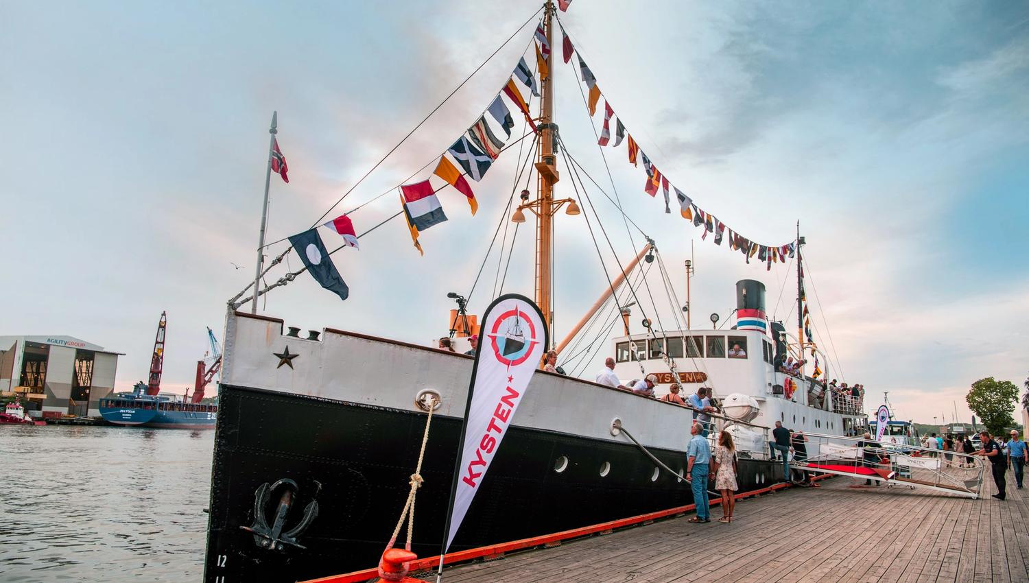 DS Kysten at the pier in Tønsberg