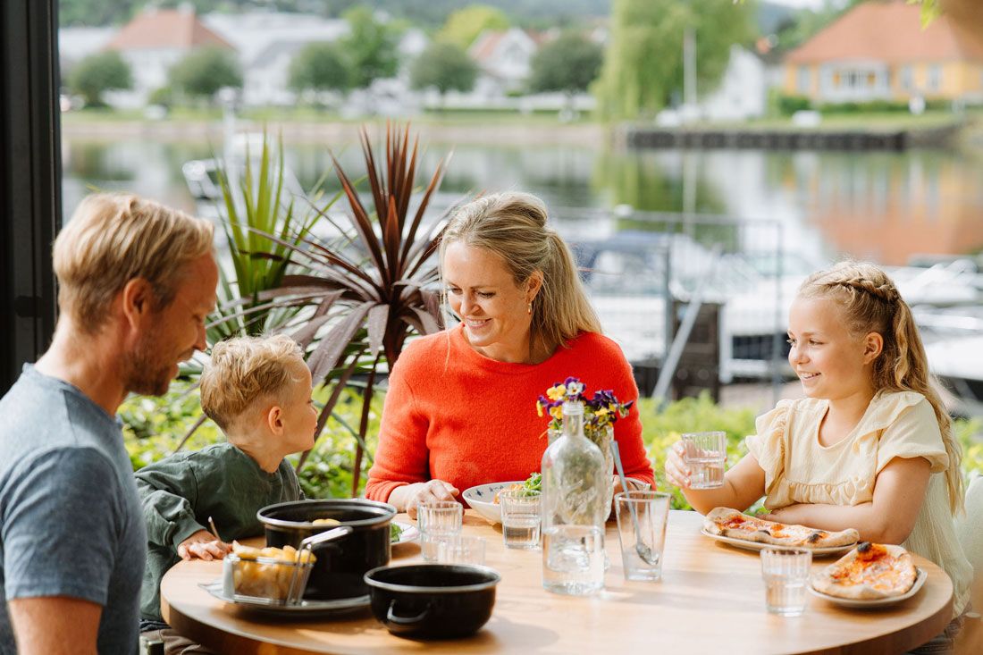 family at Jonas B Gundersen