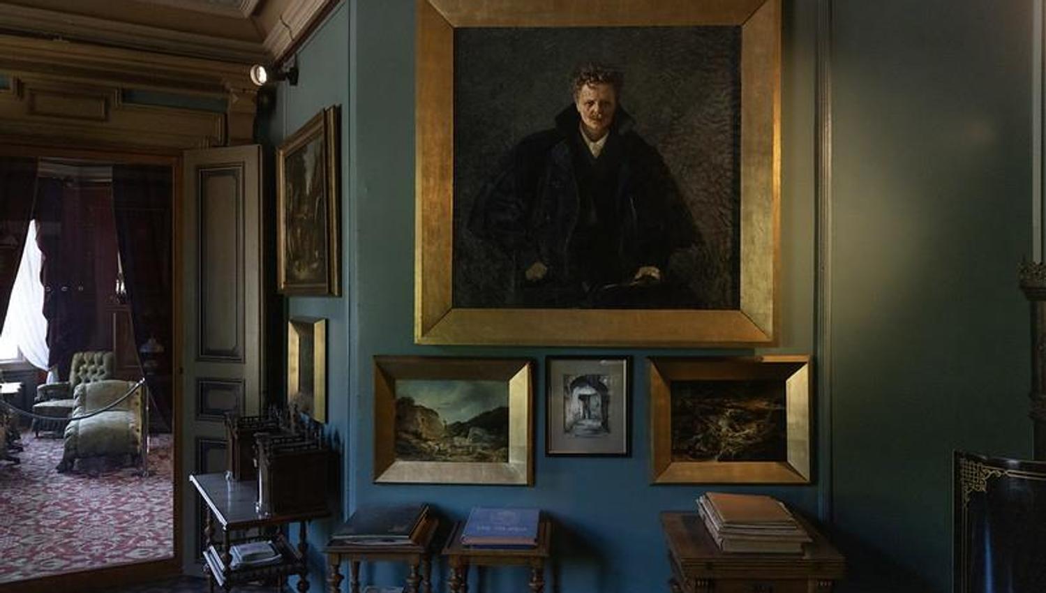 Pictures on the wall in Ibsen's home