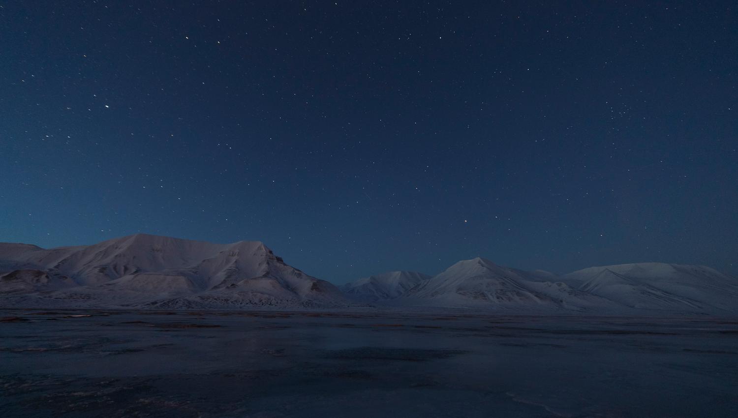 The night sky over Hiorthfjellet