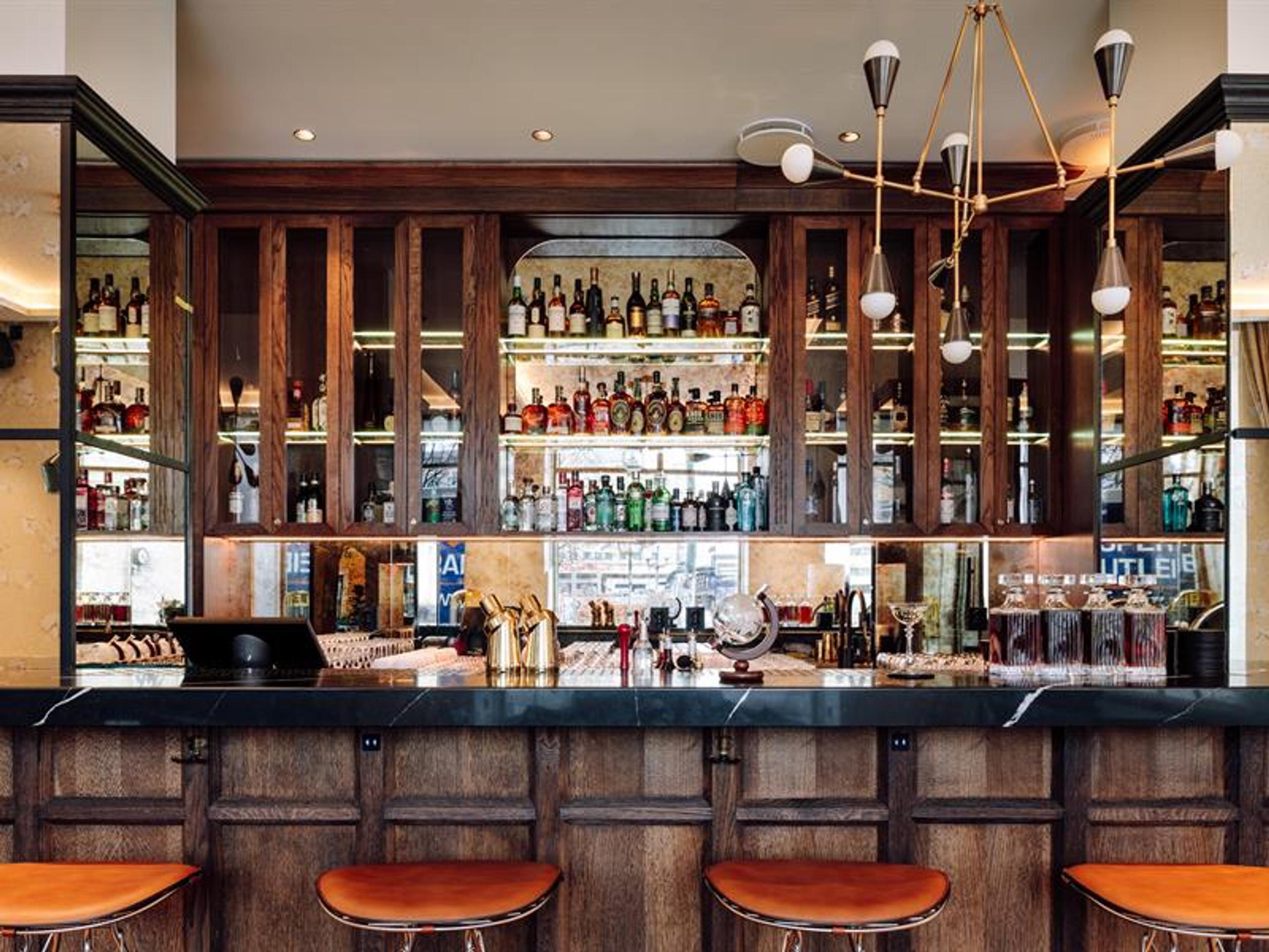 Bar at Pier 42