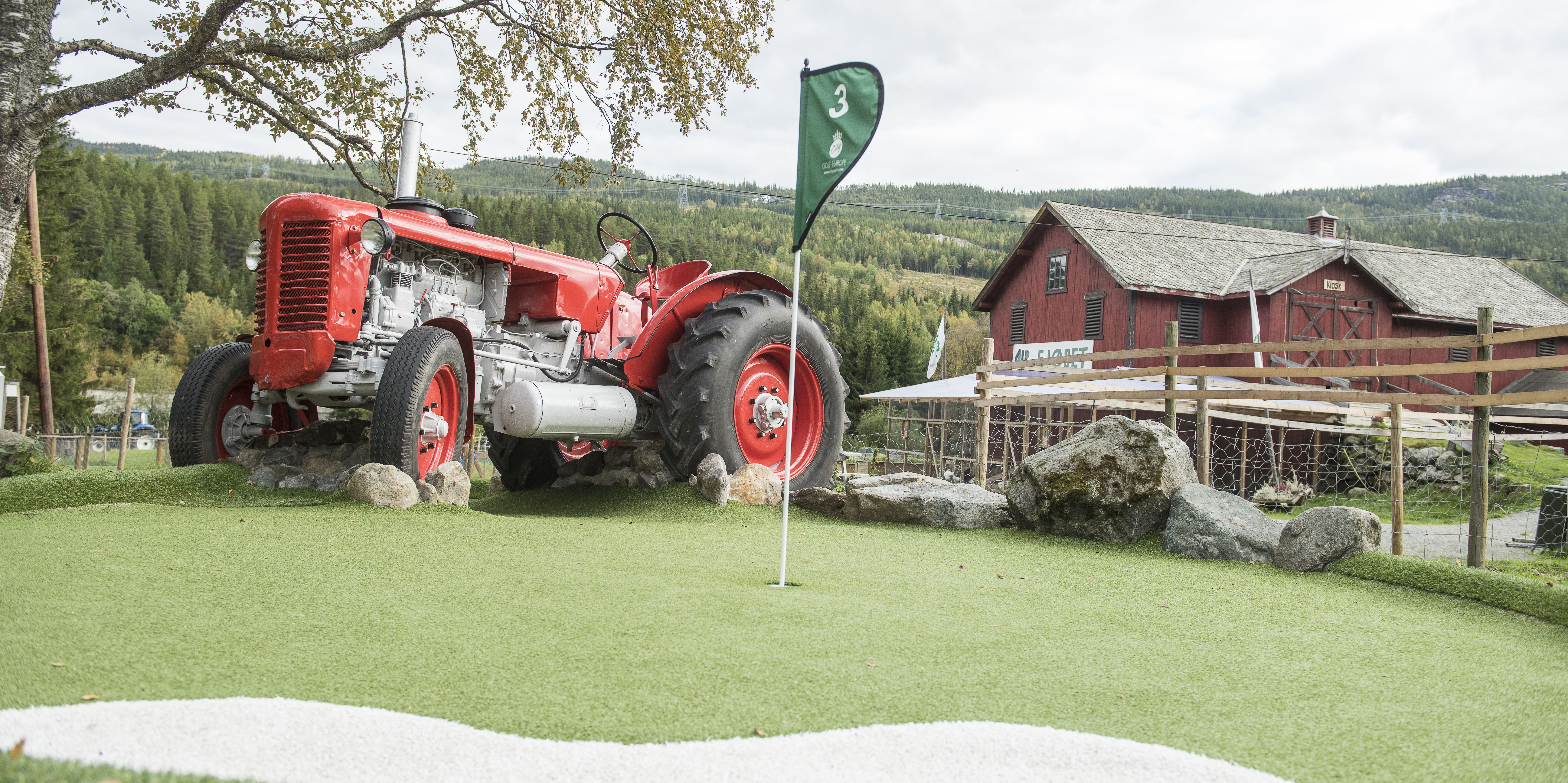Traktor i Eventyrgolf