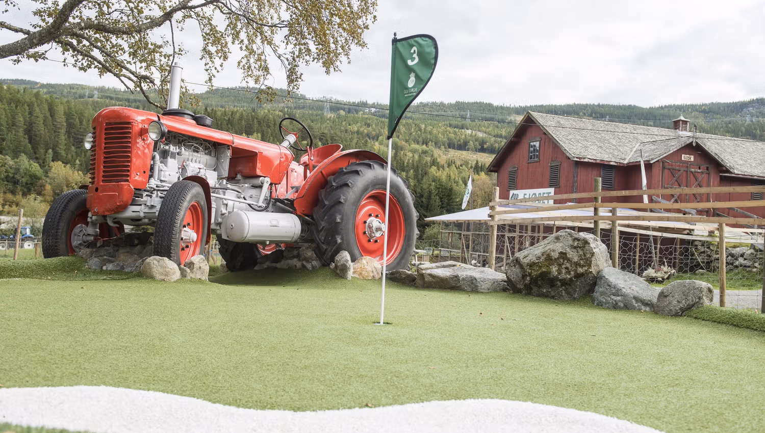 Traktor i Eventyrgolf