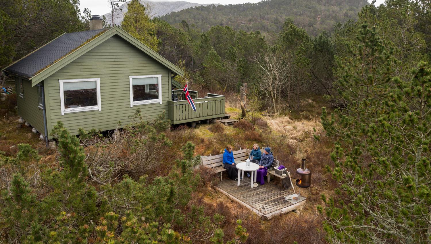One of the cabins on Risnesøyna