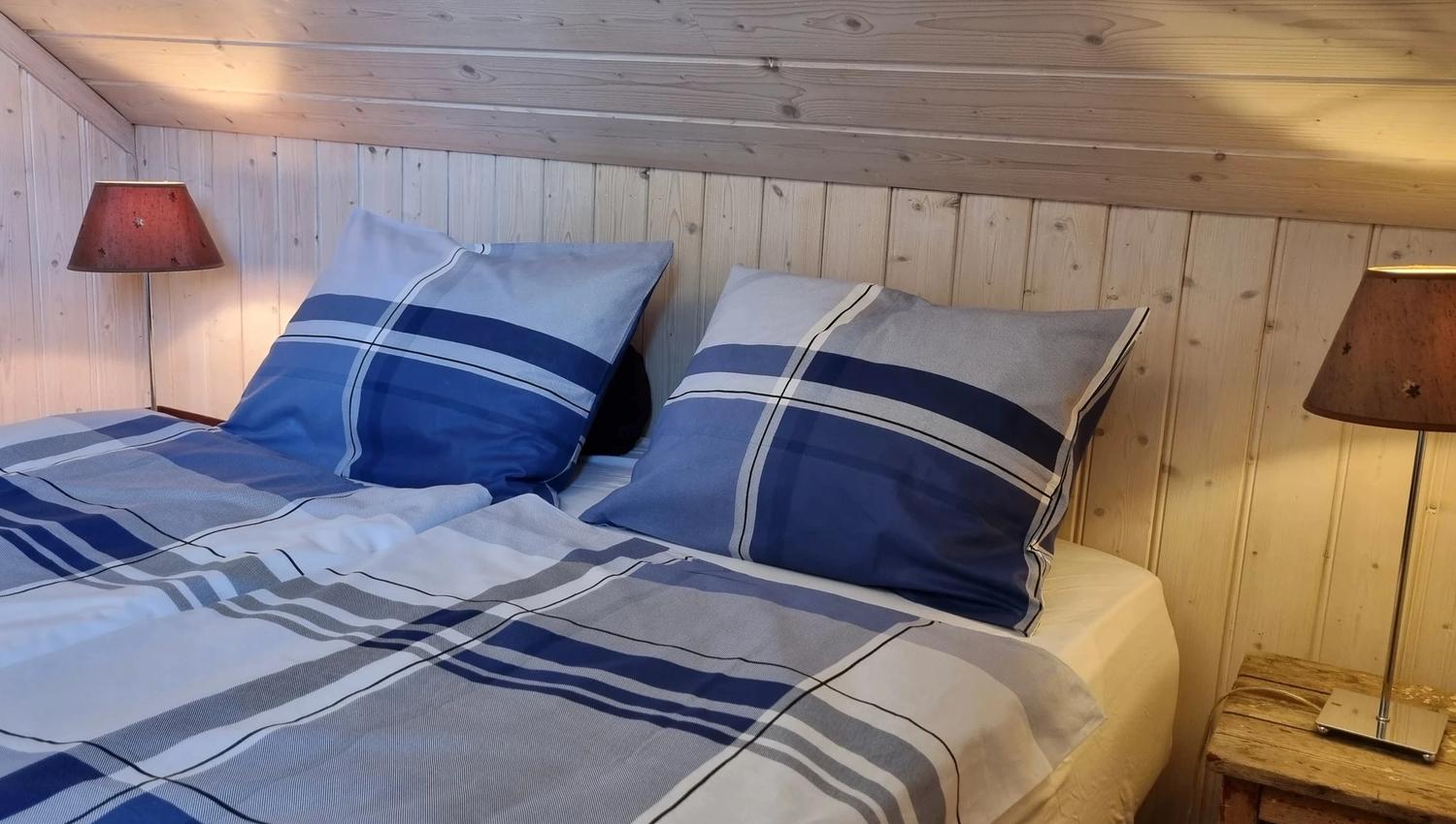 Senger og lampe