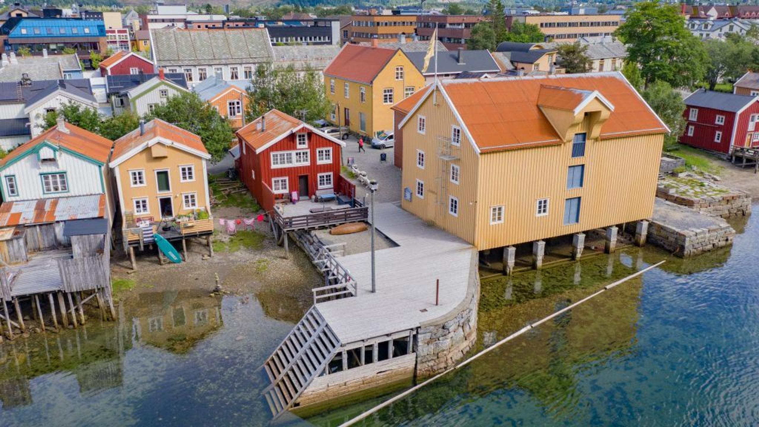 Jacobsenbrygga and the folk museum in Mosjøen