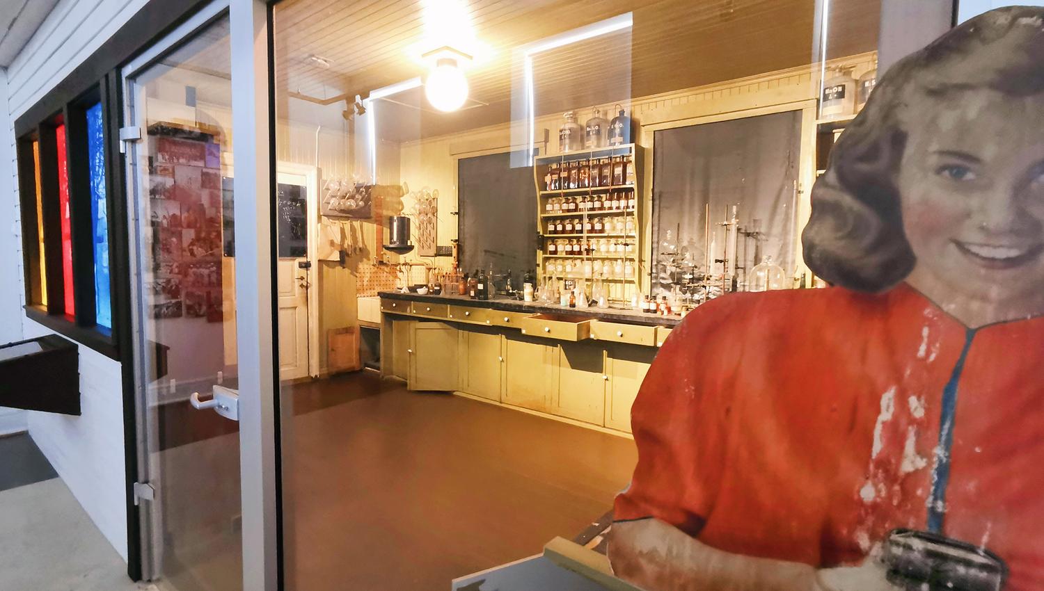 Kjemikalier fra Renbjørs laboratorium.