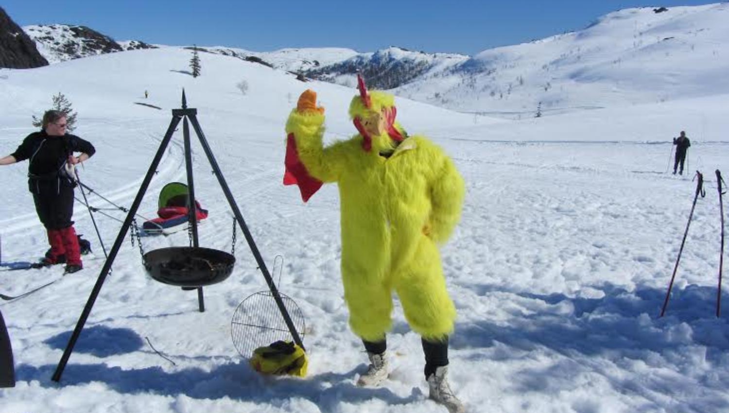 Påskekylling ved bål på Ljosland
