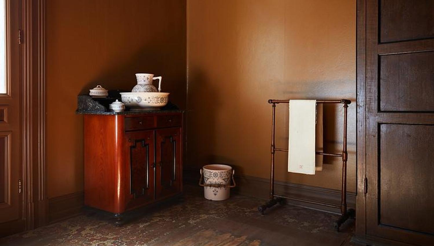 19th century bathroom